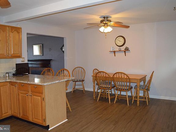 4th image of 804 Lincoln Dr