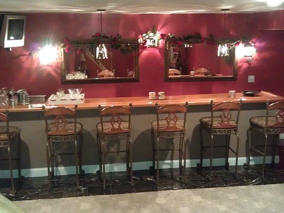 Mahogney bar 