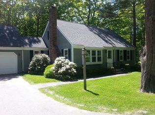 68 Applegate Ln, Falmouth, ME 04105