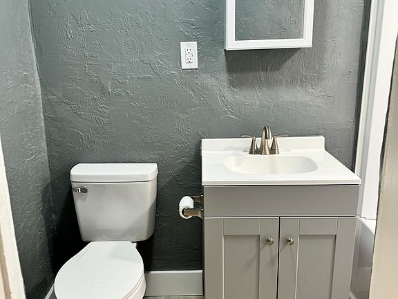 4th image of 635 Florence St #1