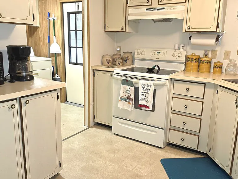 259 S Dolphin Cir — Photo 15