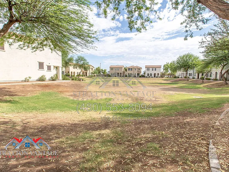 4467 E Remington Dr — Photo 48