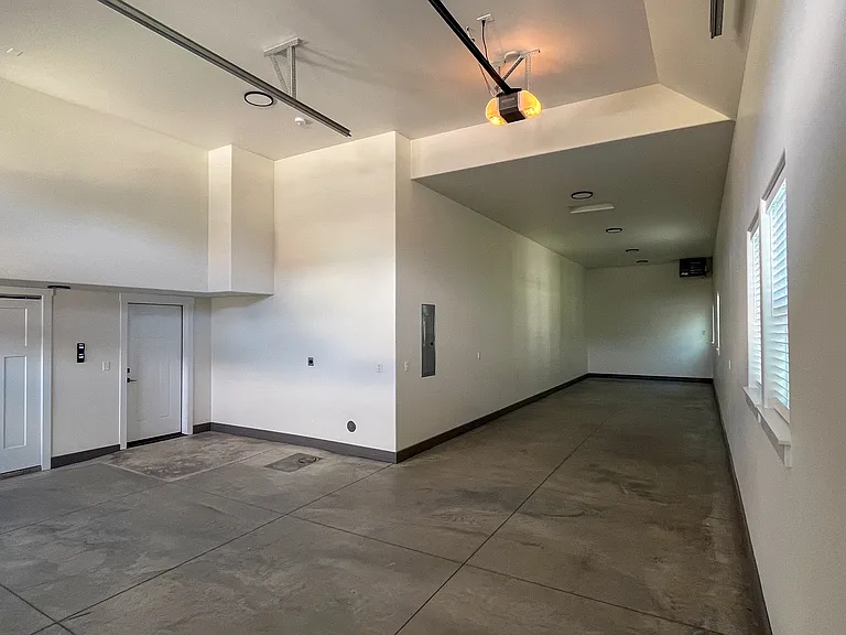 1304 W Dairy Farm Ln — Photo 13