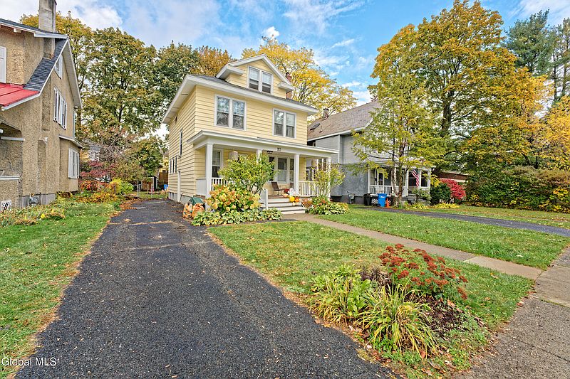 3rd image of 20 Brookline Avenue