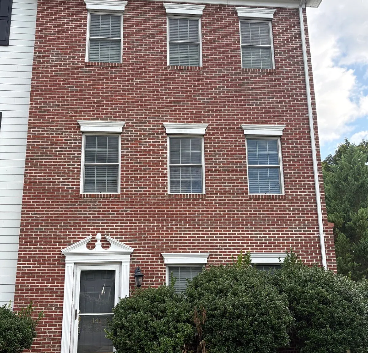 "Spacious 4-Bedroom Retreat with 3.5 Baths in Charming Woodstock, VA!" — Photo 1