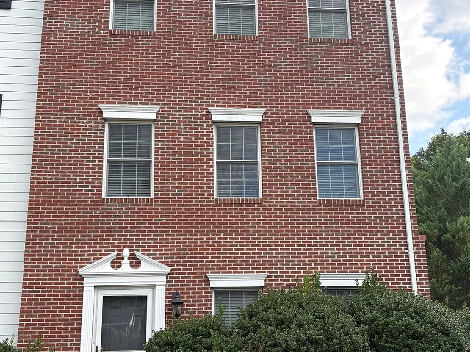 141 Flora Vista Ln
