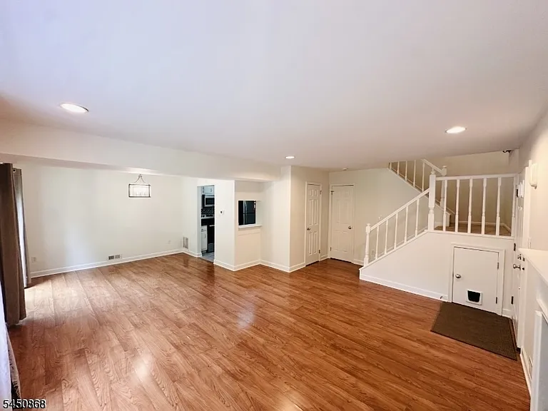 111 Almond Dr #111 — Photo 5