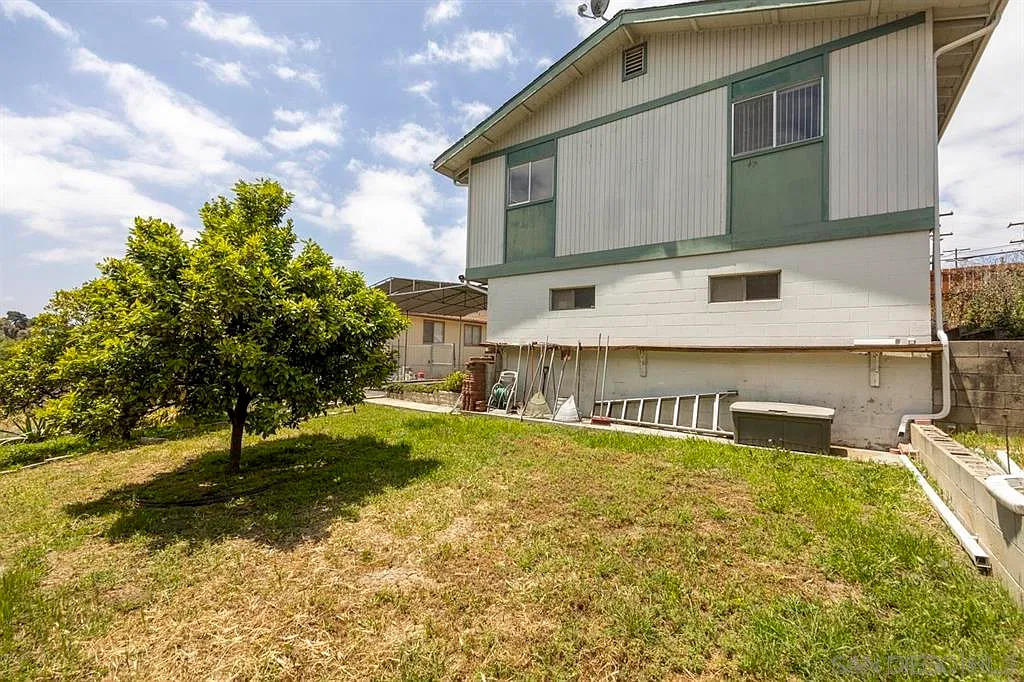 3 bed, 1300 sqft, $3,300 — Photo 4