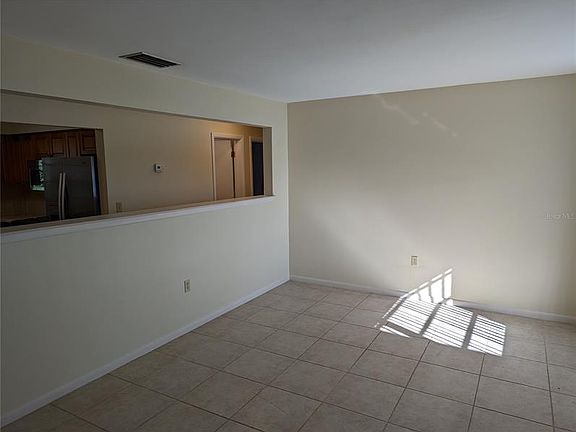 3rd image of 1452 Hill Dr