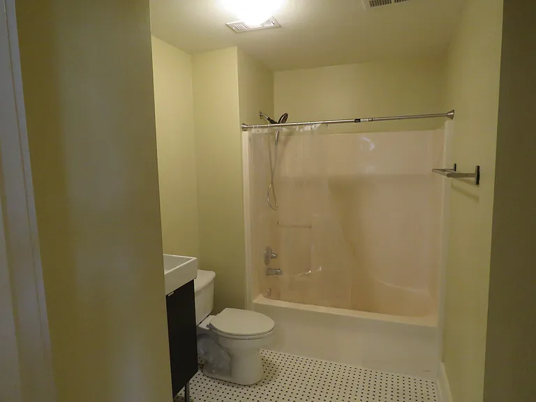 715 Sherman St #2 — Photo 23