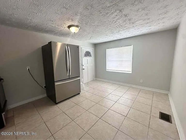 1599 W 30th St #B — Photo 2