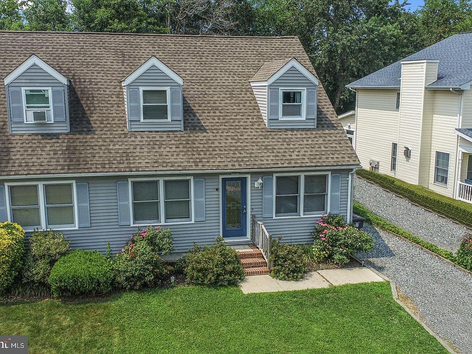 1st image of 127 Beach Plum Pl #B