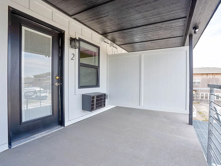 418 10th Ave — Photo 21