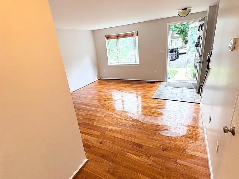 24 Alden Ct — Photo 2