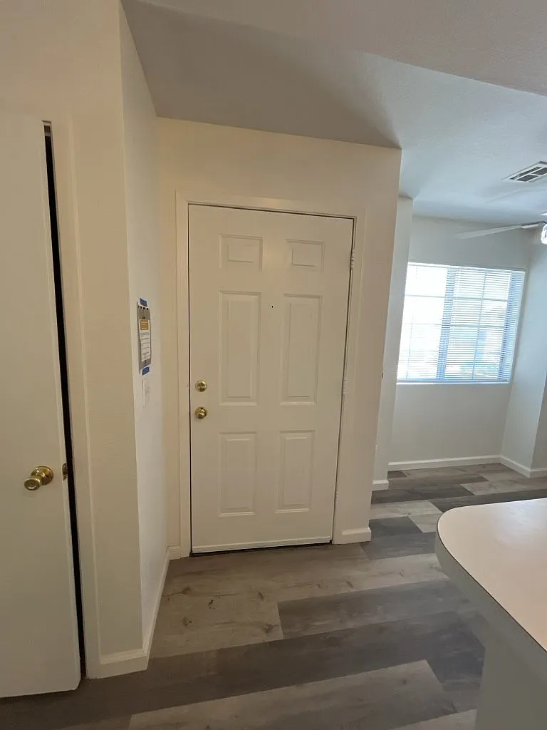 2 bed, 1.0 bath, 750 sqft, $1,075 — Photo 3