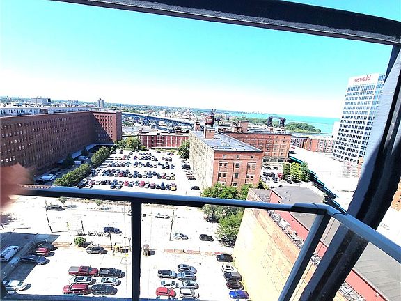 3rd image of 701 W Lakeside Ave APT 1107