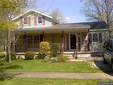 127 Hamilton St photo 1