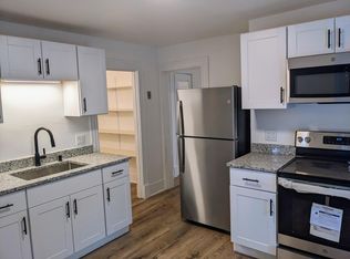 16 School St #101, Brattleboro, VT 05301