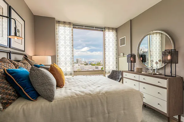 Rented by Greystar | media 74