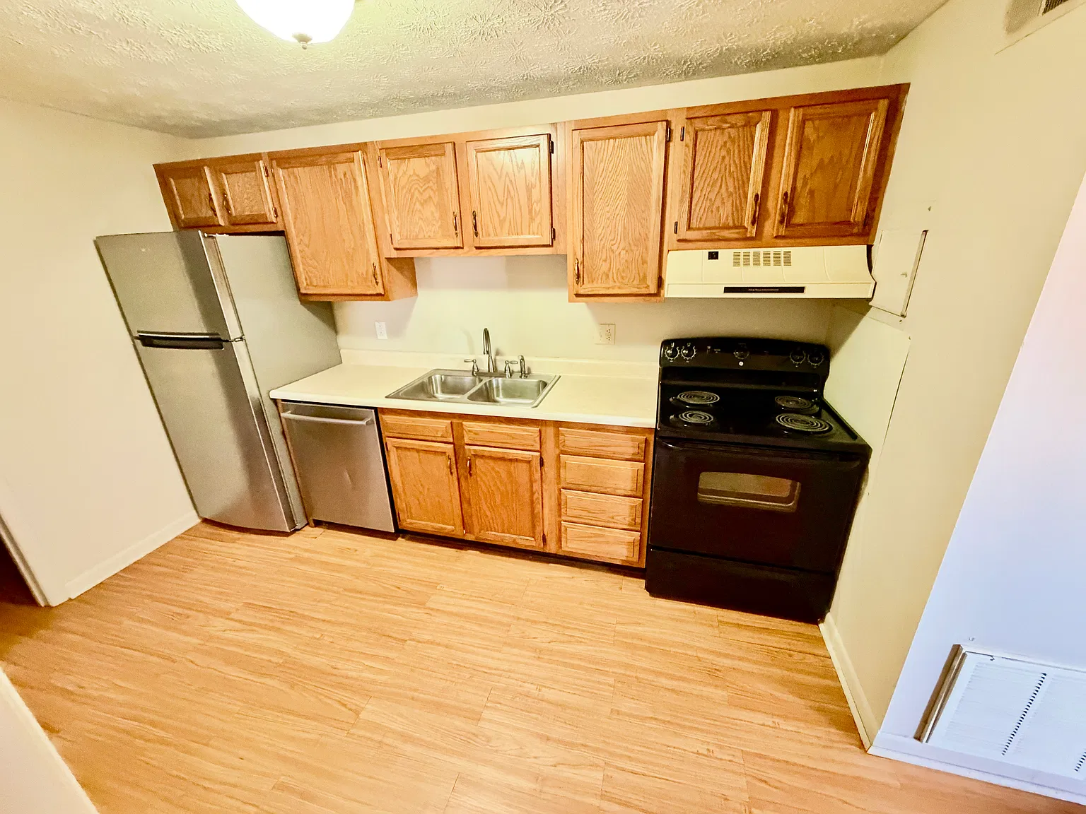 2 bed, 665 sqft, $895 — Photo 4