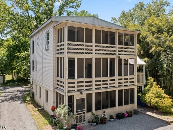 5 N Railroad Ave, Stockton Boro, NJ 08559