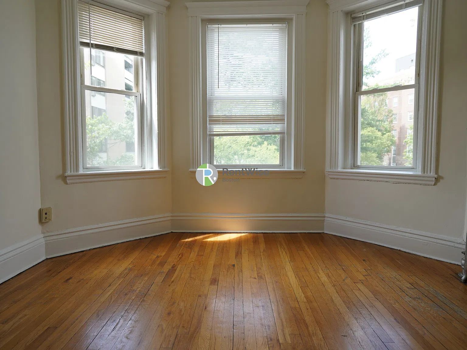 1 bed, 1.0 bath, $2,350 — Photo 2