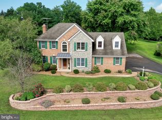 1374 Perry Dr, Denver, PA 17517