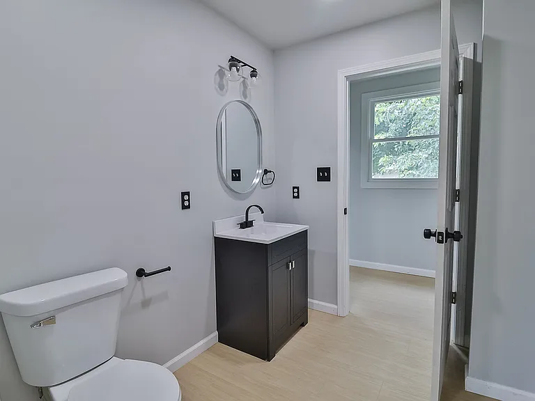 412 W Kibby St — Photo 7
