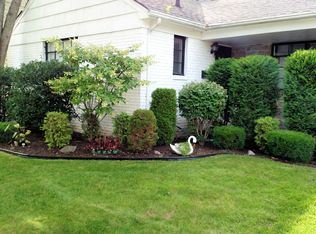 36 Plymouth Rd, Rockville Centre, NY 11570