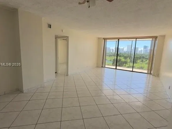 20301 W Country Club Dr APT 826, Aventura, FL 33180
