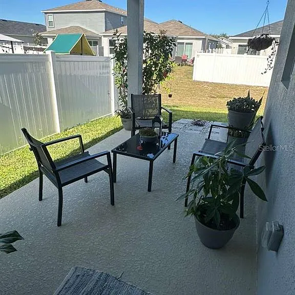 1027 Papaya Cir — Photo 15
