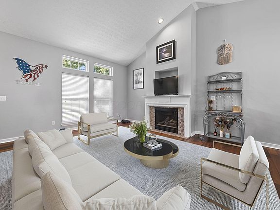 4th image of 5887 Luccis Ct