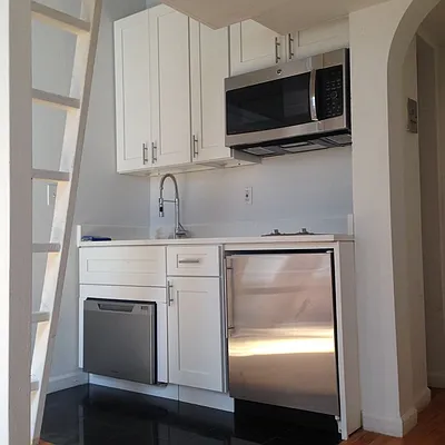 Rented by Sky Management | media 52