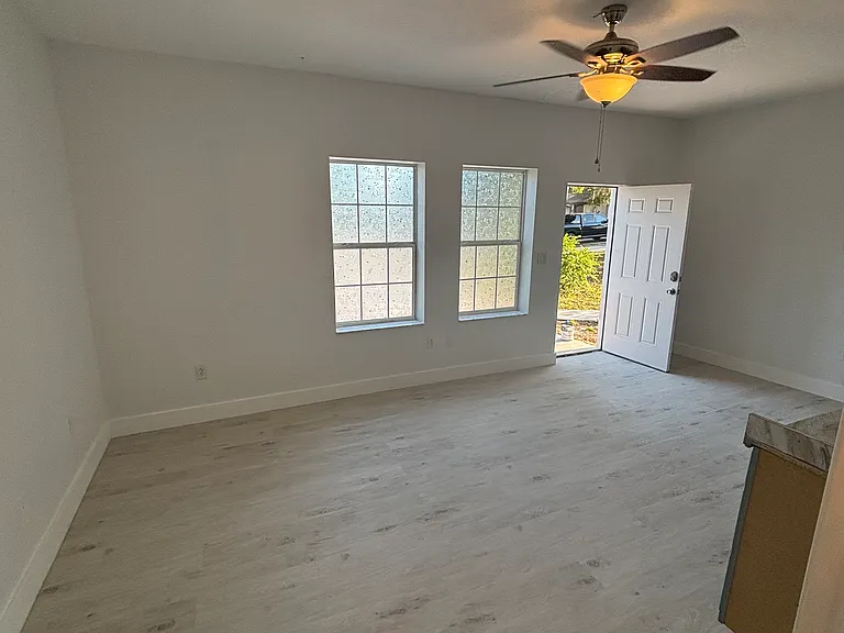 17 Oak Ridge Rd — Photo 5