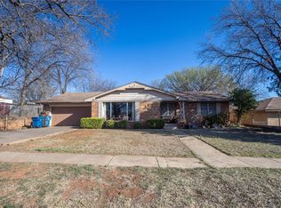 305 E 3rd St, Cordell, OK 73632