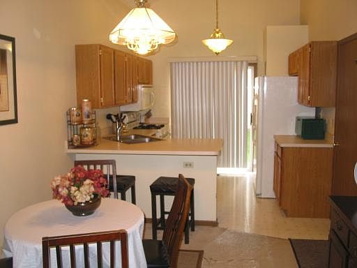 5th image of 1084 Old Creek Ct