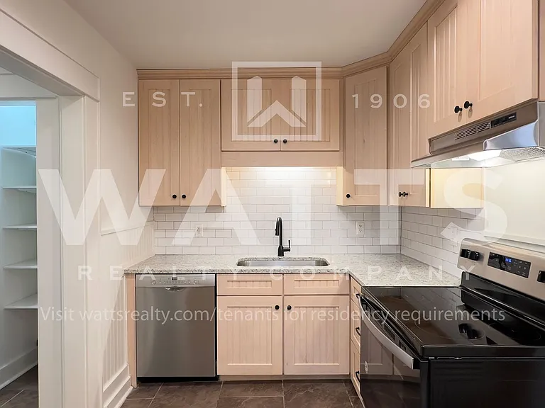 1093 Columbiana Rd — Photo 18
