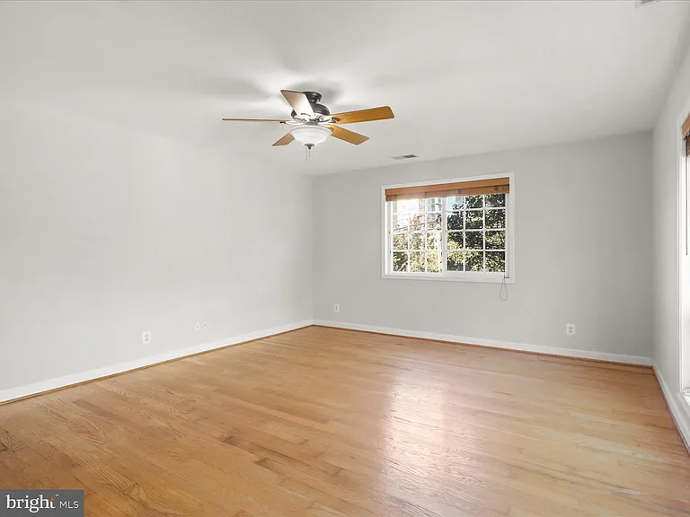 1627 N Van Dorn St — Photo 11