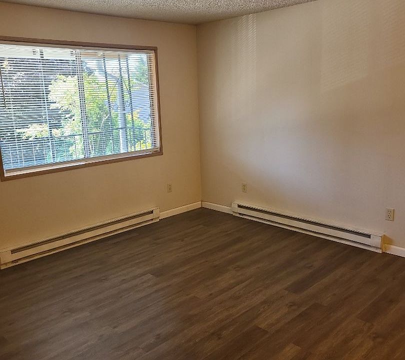 Maplecrest Apartments 8402 NE 8th Way Vancouver WA Zillow