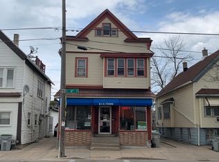 2420 S 6th St, Milwaukee, WI 53215