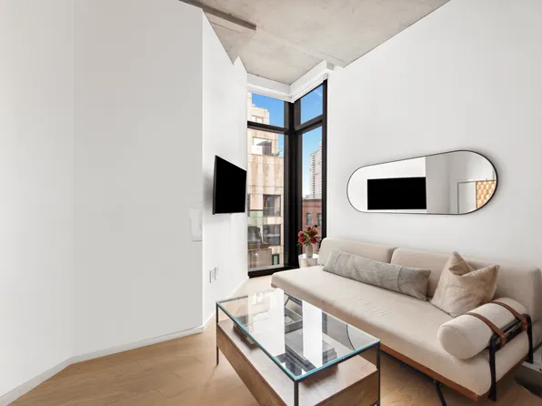 98 Front Street image 4 of 13