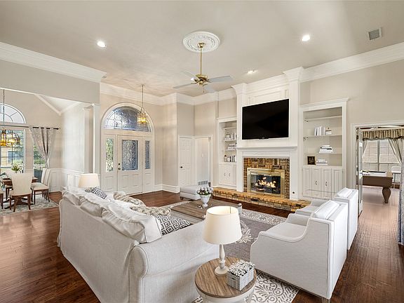 5th image of 820 Foxwood Ln