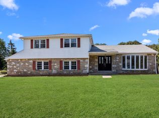 778 Bobwhite Ln, Huntingdon Valley, PA 19006