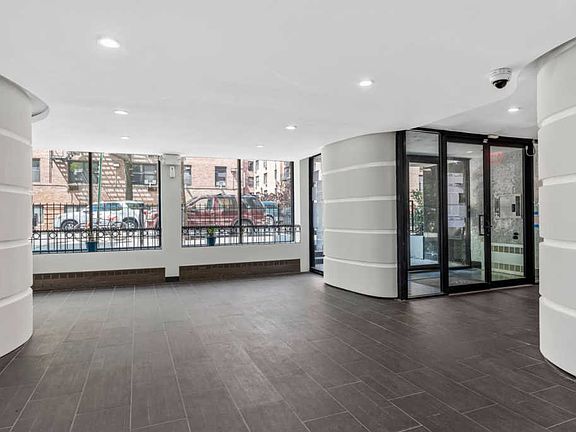 5th image of 13240 Sanford Ave APT 2N