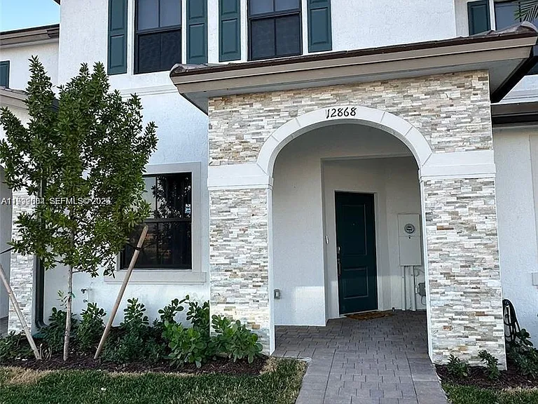 12868 SW 232nd Ter — Photo 1