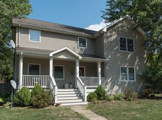 604 N Main St, Chelsea, MI 48118