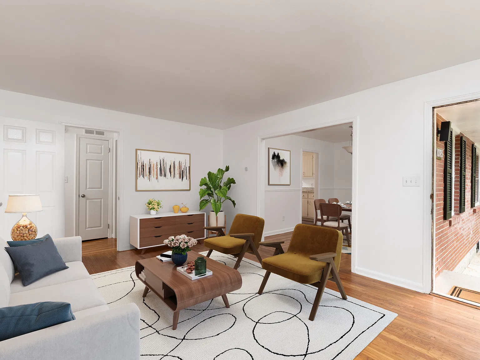3 bed, 1355 sqft, $2,400 — Photo 3