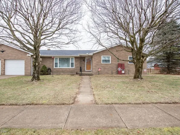 170 N McKinley St, Waynesburg, OH 44688