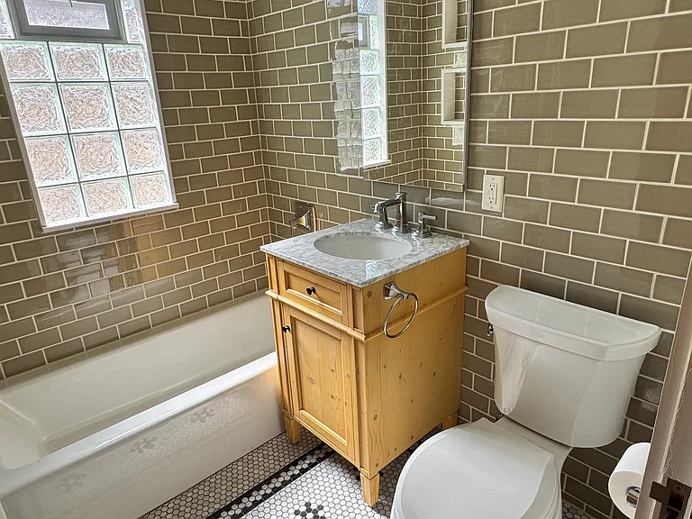4933 W Wells St #4933 — Photo 6