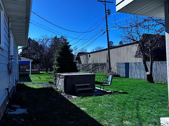 3rd image of 1310 Beyer Dr